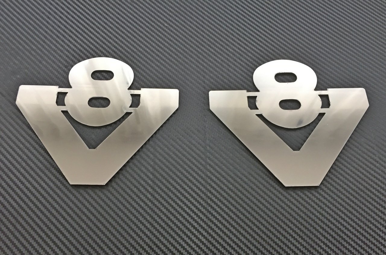 2 x V8 Edelstahl Buttons für Scania Trucks alle Series poliert Dekoration Zubehör von 24/7Auto