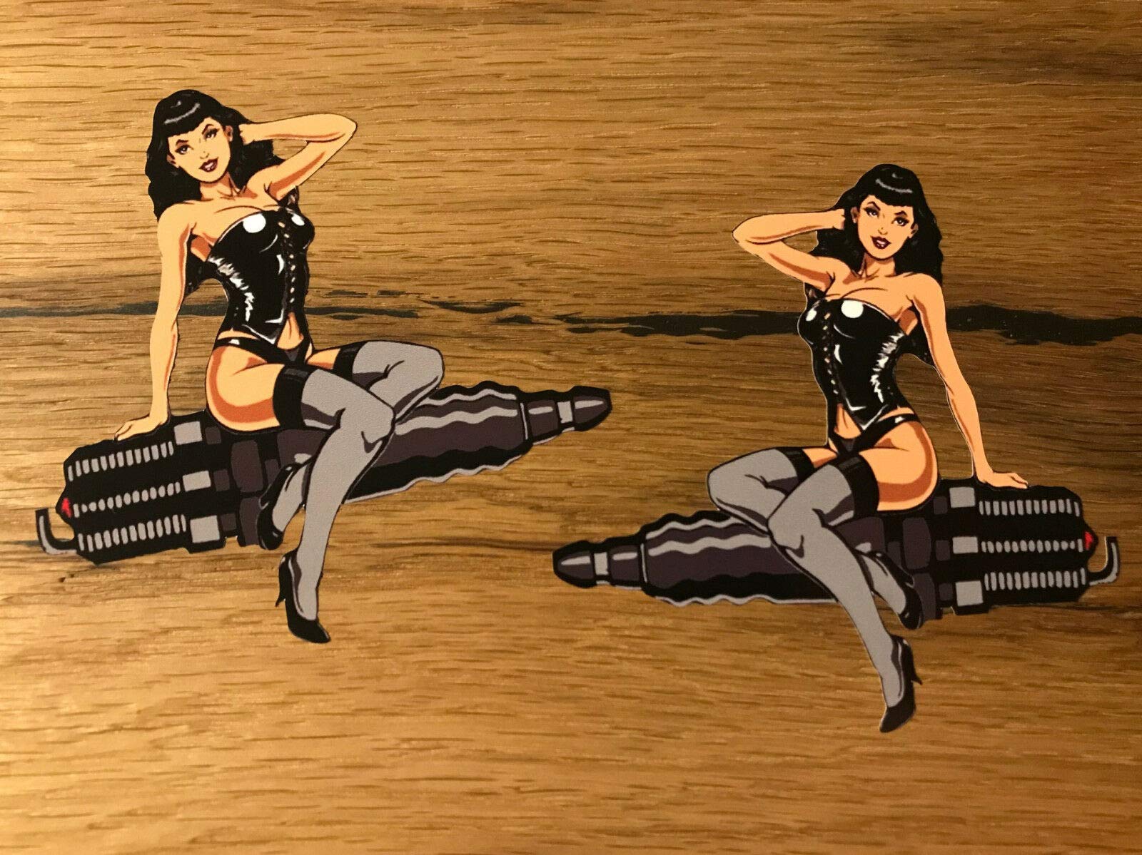 24/7stickers #433 / 2X Pinup Aufkleber je 10x10cm Bombe Old School Hot Rod Tuning Vintage Retro Pin Up Girl von 24/7stickers