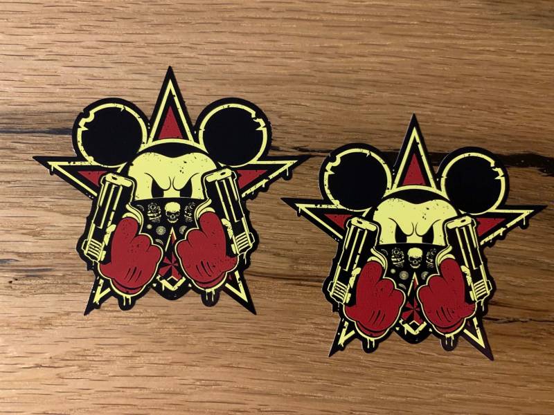 MG398 / 2X Bad Mickey Guns Aufkleber 8,5x8cm Sticker Oldschool Vintage Auto Motorrad Hot Rod USA V8 V6 Turbo Biker von 24/7stickers
