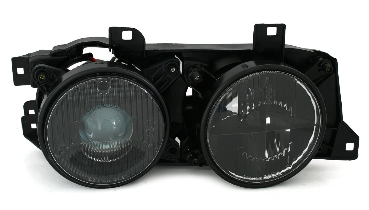 Depo Scheinwerfer in Schwarz mit Fadenkreuz rechte Seite Beifahrerseite Depo Scheinwerfer in Schwarz mit Fadenkreuz rechte Seite Beifahrerseite von AD Tuning GmbH & Co. KG