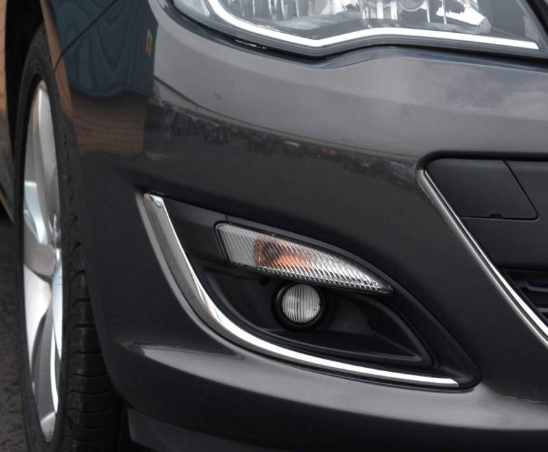 Verchromte Nebelscheinwerferblenden für Astra J (2012-16) von ALVM Parts & Accessories