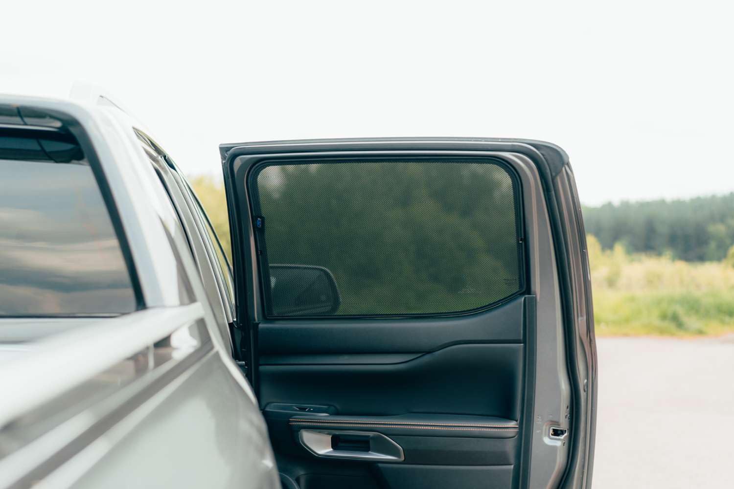 Fahrzeugspezifische Sonnenschutz Blenden passend für VW Amarok ab 2023/für Ford Ranger ab 2023 2-teiliges Set AZ18002945 Sonnenblenden Fahrzeugspezifische Sonnenschutz Blenden passend für VW Amarok ab 2023/für Ford Ranger ab 2023 2-teiliges Set AZ18002945 Sonnenblenden von AZUGA
