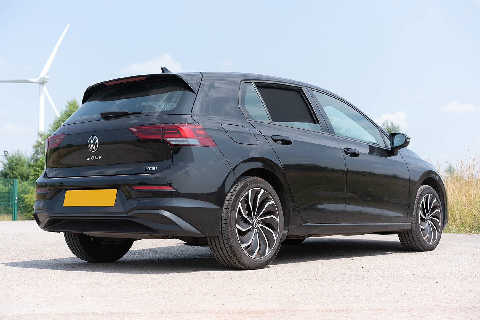 Fahrzeugspezifische Sonnenschutz Blenden passend für VW Golf 8 5-tür. Limousine ab 2020 Komplett-Set AZ17002936 Fahrzeugspezifische Sonnenschutz Blenden passend für VW Golf 8 5-tür. Limousine ab 2020 Komplett-Set AZ17002936 von AZUGA