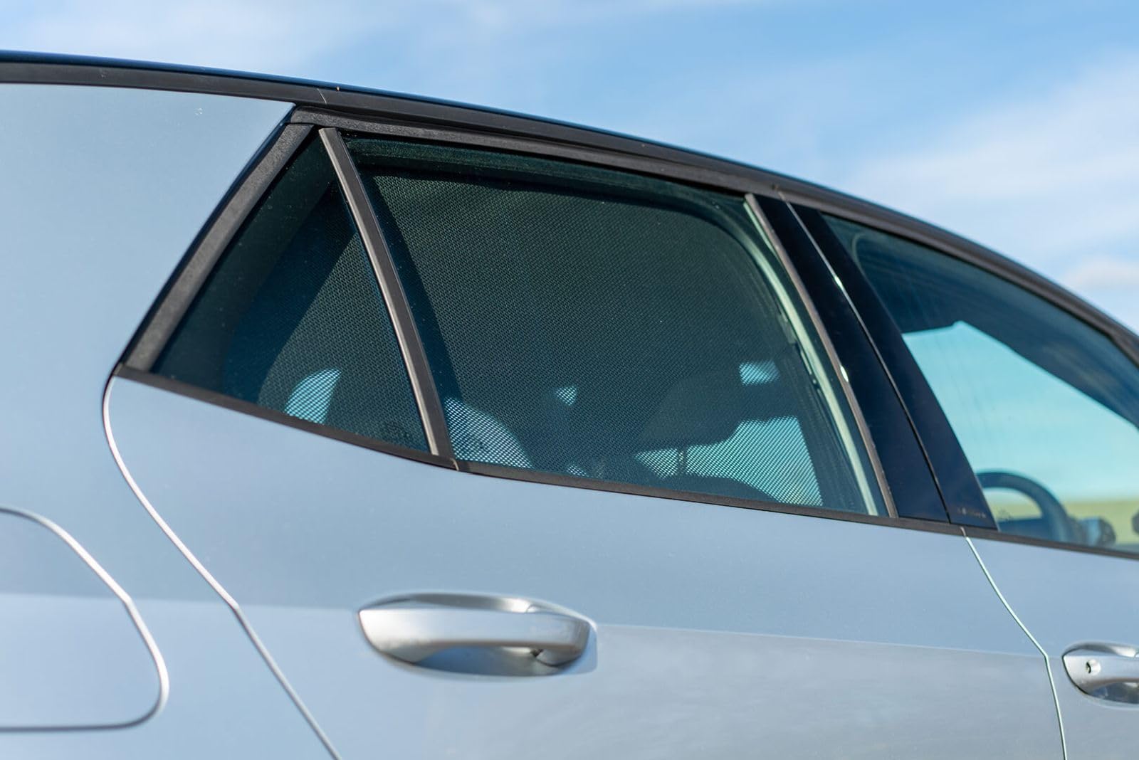 Fahrzeugspezifische Sonnenschutz Blenden passend für VW ID.3 ab 2020 2-teiliges Set für hintere Türen AZ18002941 Sonnenblenden von AZUGA