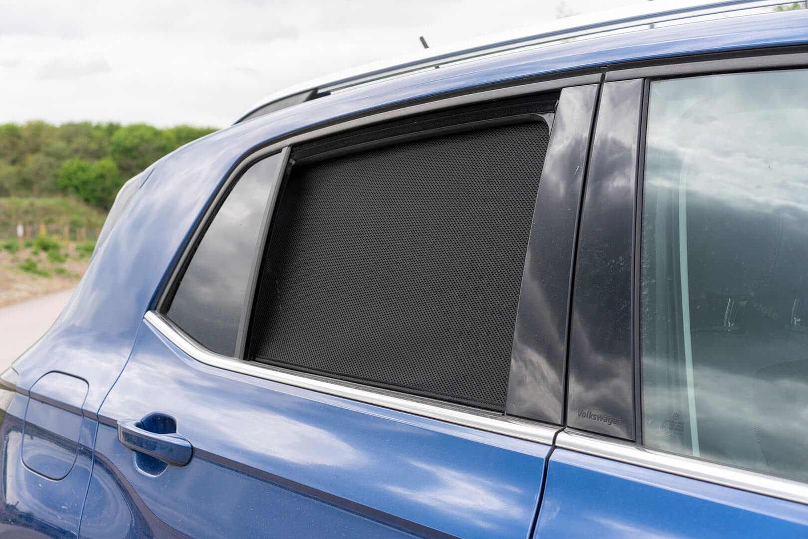 Fahrzeugspezifische Sonnenschutz Blenden passend für VW T-Cross ab 2019 2-teiliges Set AZ18002939 von AZUGA