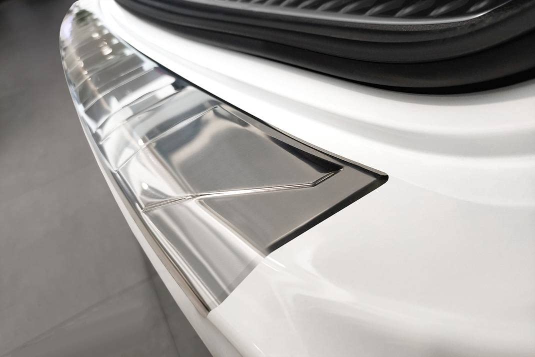 Fahrzeugspezifischer Ladekantenschutz aus Edelstahl mit 3D Abkantung passend für Mercedes C-Klasse T-Modell (S206) ab 3/2021 AZUGA AZ29000210 von AZUGA