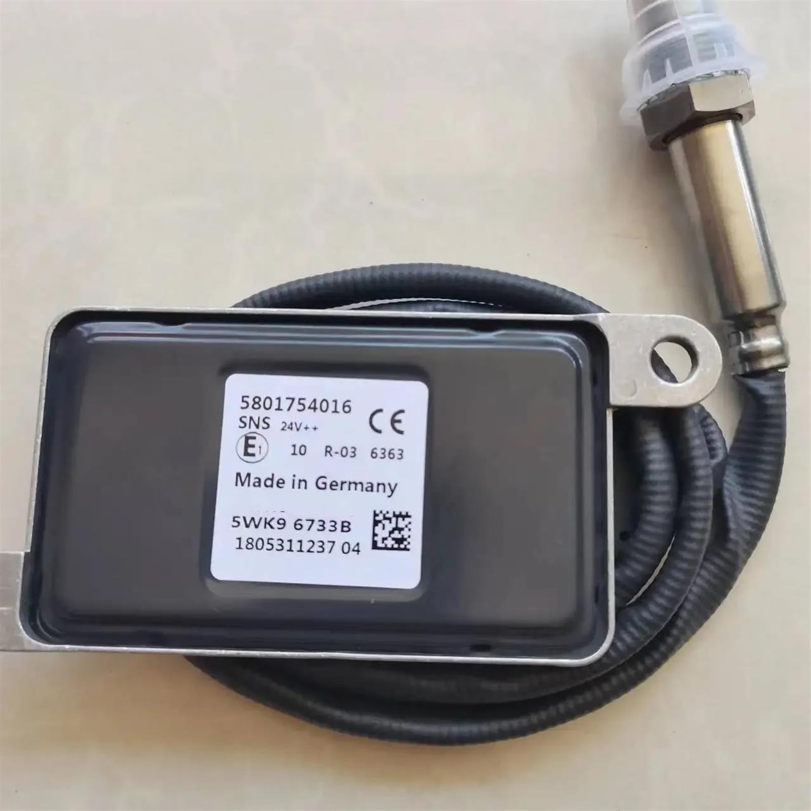AcarKing Stickoxid NOx Sensor 24V Nox Sensor 5801754016 5WK96733B 5WK9 6733B NOX Sensor Stickstoff Sauerstoff Sensor LKW Stickstoff Sauerstoff NOx Sensor Ersatz Autozubehör AcarKing Stickoxid NOx Sensor 24V Nox Sensor 5801754016 5WK96733B 5WK9 6733B NOX Sensor Stickstoff Sauerstoff Sensor LKW Stickstoff Sauerstoff NOx Sensor Ersatz Autozubehör von AcarKing