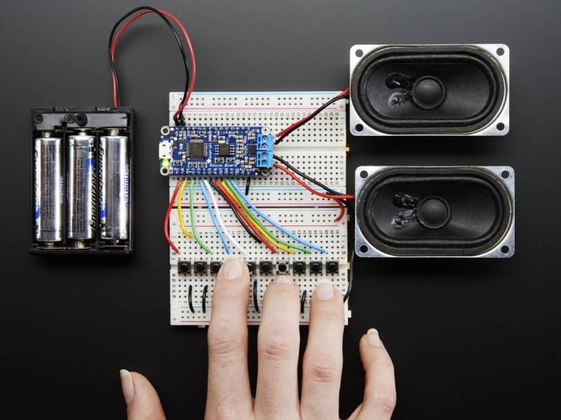 Adafruit Audio FX Sound Board + 2x2W Verstärker, WAV/OGG Trigger, 16MB, 2217 von Adafruit