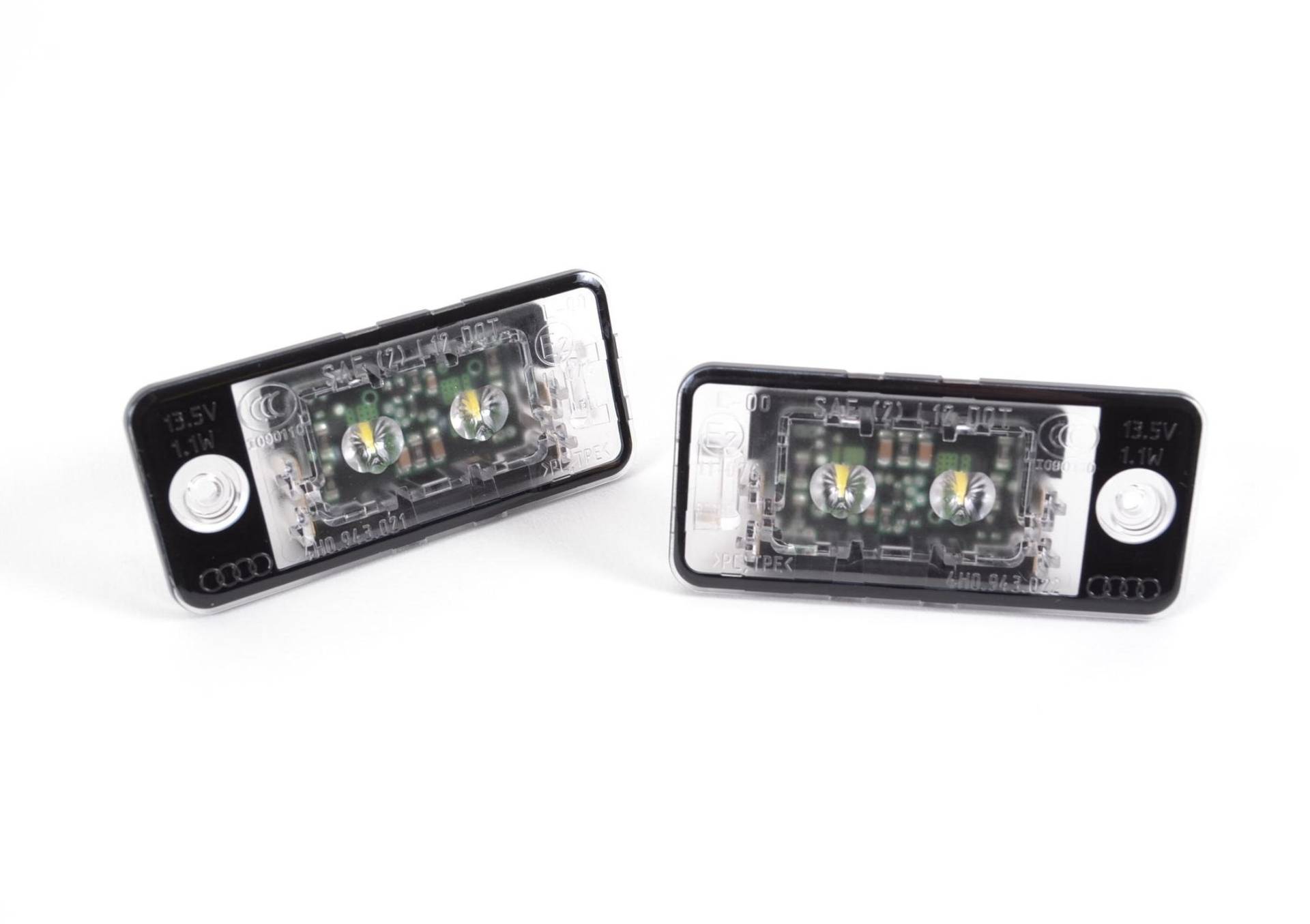 Audi Original LED Kennzeichenleuchten 2er Set 4H0943021 4H0943022 Audi Original LED Kennzeichenleuchten 2er Set 4H0943021 4H0943022 von Audi