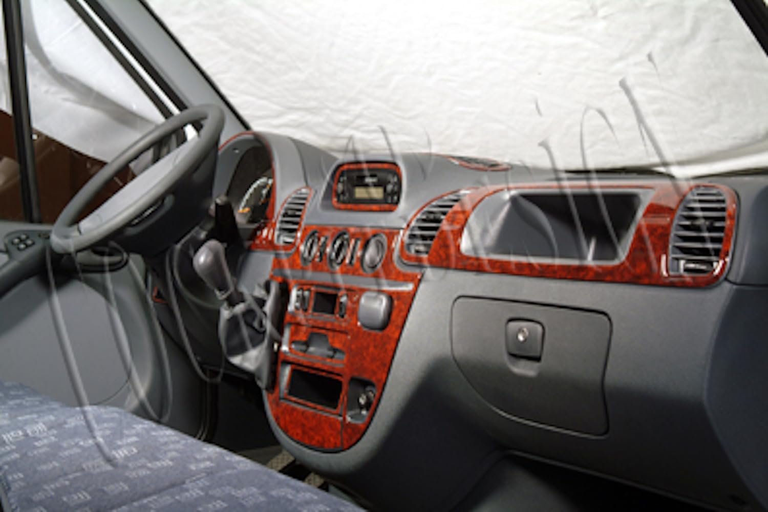 AUTOKLEIDUNG® Cockpit Dekor kompatibel mit Mercedes Sprinter Baujahr 02/2000-04/2006 24 Teile | 3D Carbon Dark Optik von Autokleidung