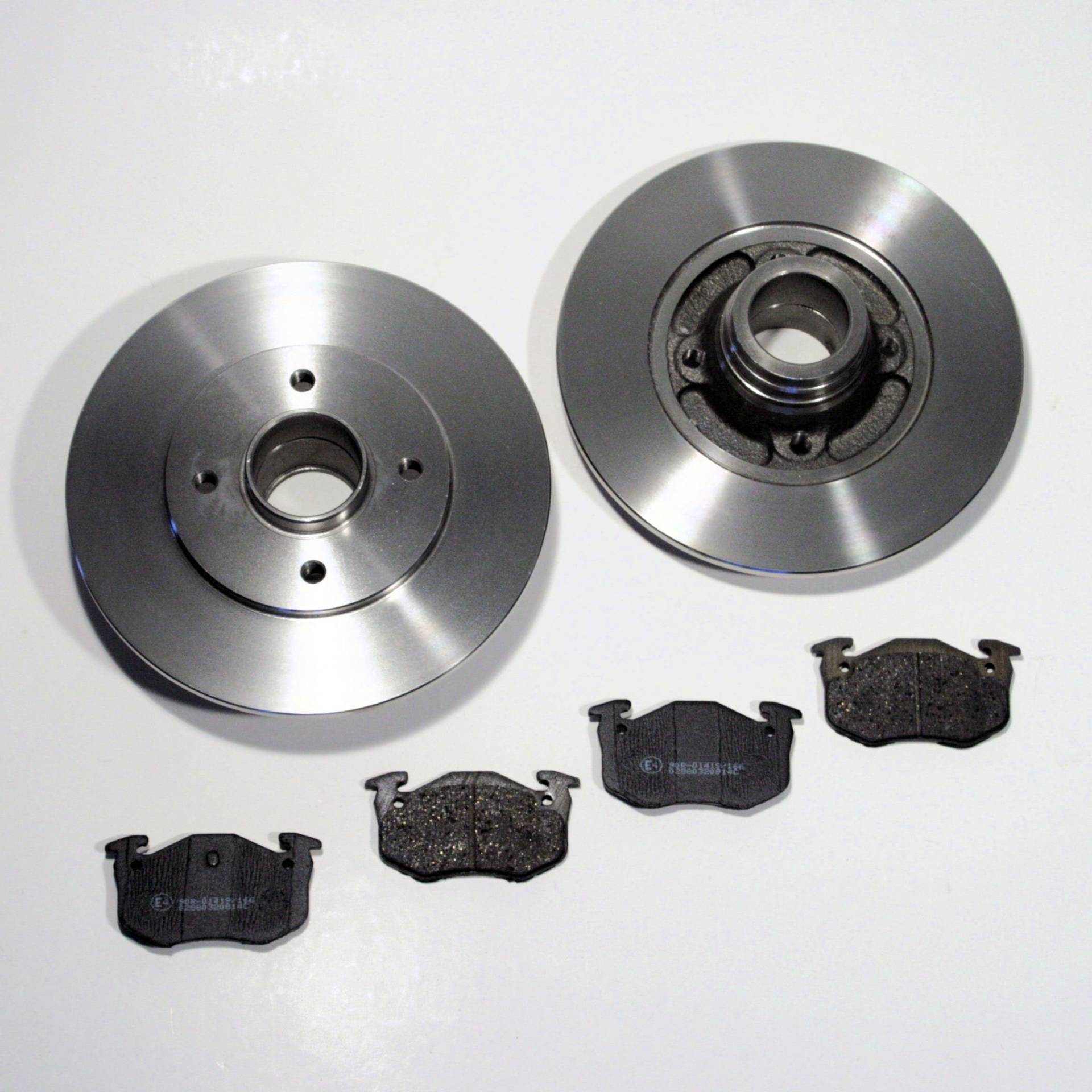Bremsscheiben/Bremsen + Beläge hinten Bremsscheiben/Bremsen + Beläge hinten von Autoparts-Online