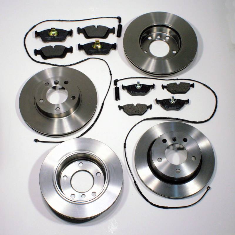 Bremsscheiben/Bremsen + Bremsbeläge vorne + hinten von Autoparts-Online