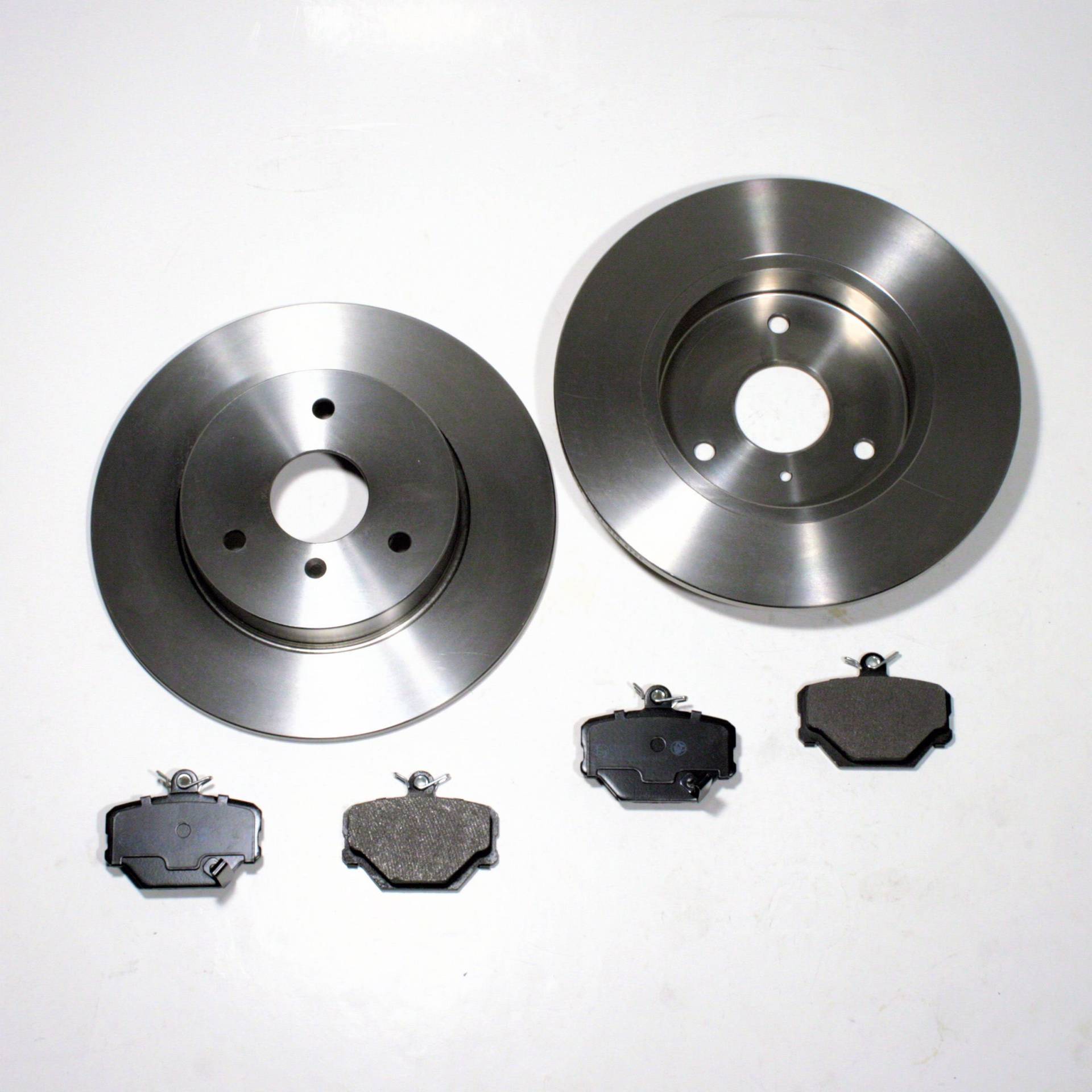 Bremsscheiben/Bremsen + Bremsbeläge vorne Bremsscheiben/Bremsen + Bremsbeläge vorne von Autoparts-Online