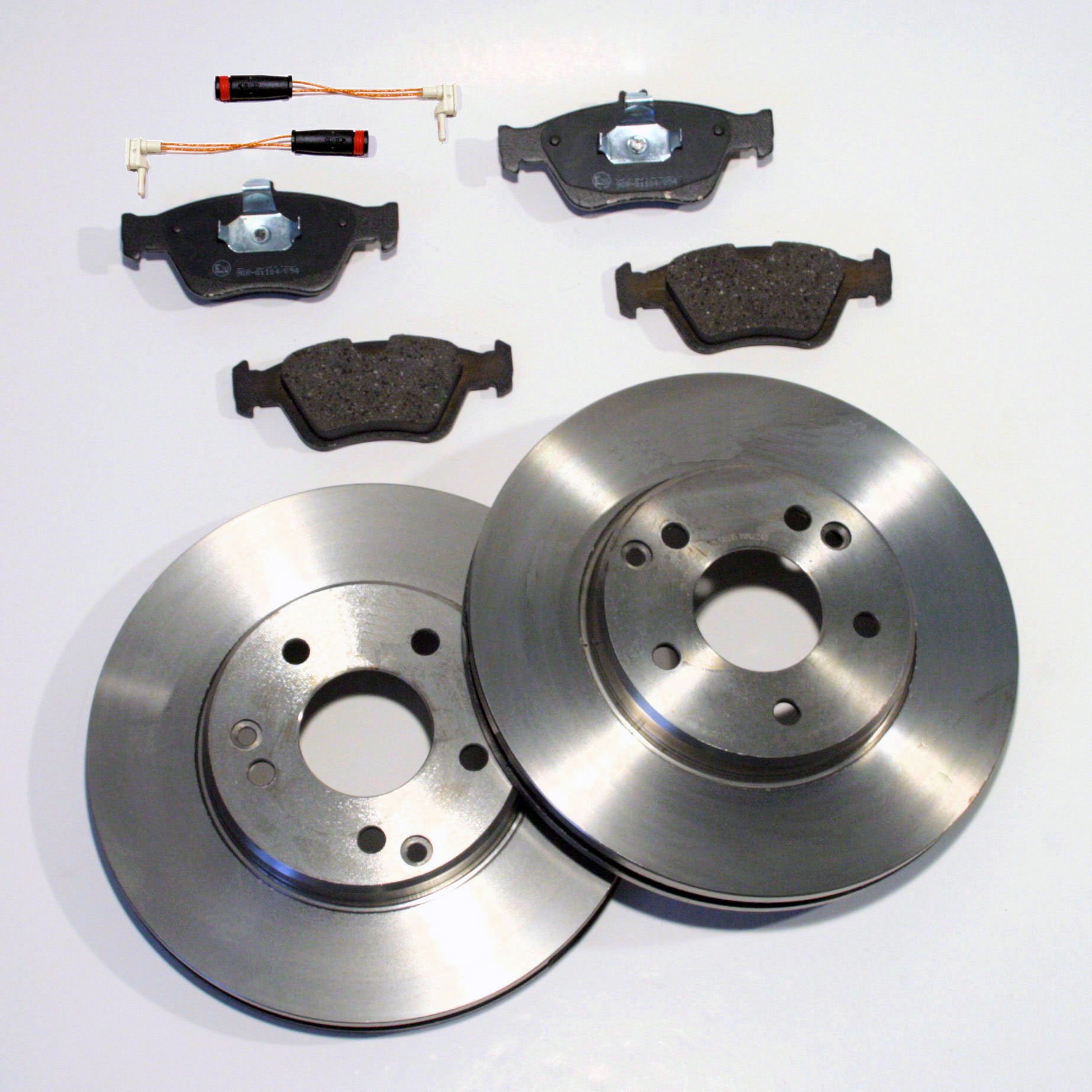 Bremsscheiben 330 mm/Bremsen + Bremsbeläge für vorne/die Vorderachse Bremsscheiben 330 mm/Bremsen + Bremsbeläge für vorne/die Vorderachse von Autoparts-Online
