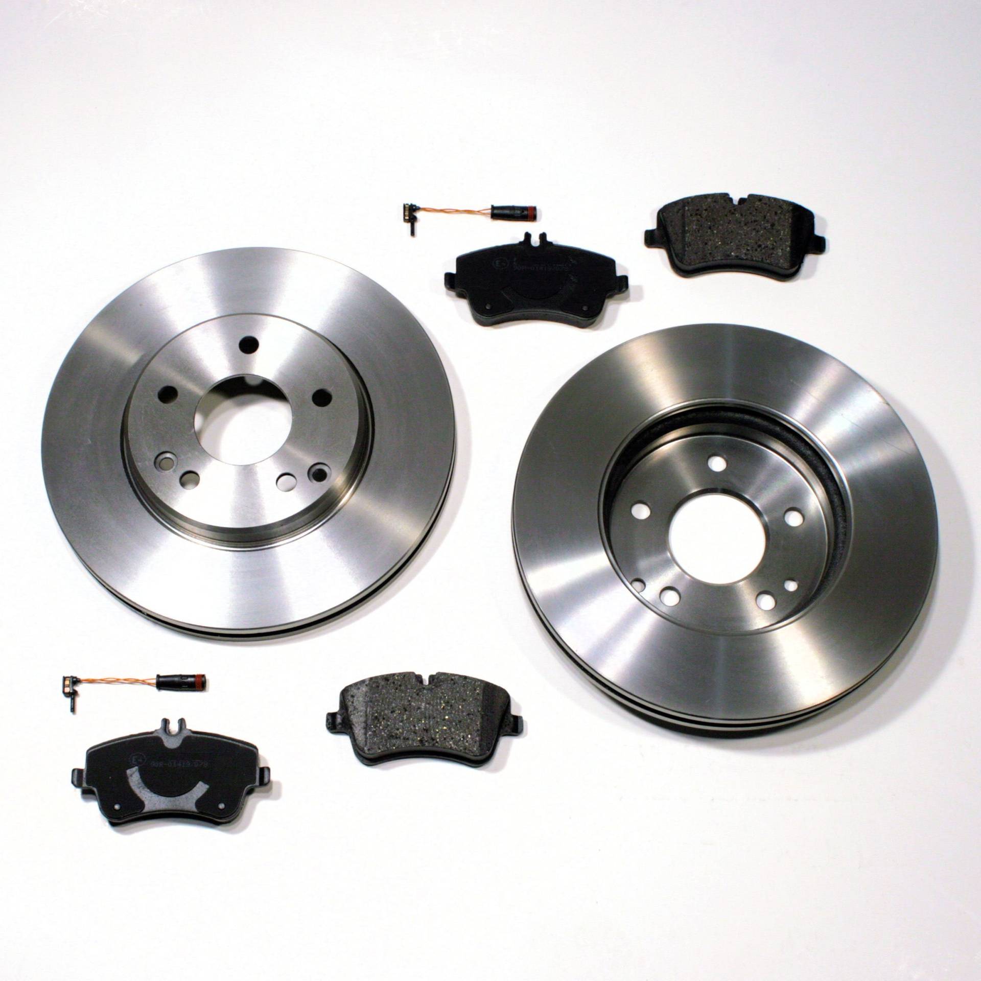 Bremsscheiben/Bremsen + Bremsbeläge vorne Bremsscheiben/Bremsen + Bremsbeläge vorne von Autoparts-Online