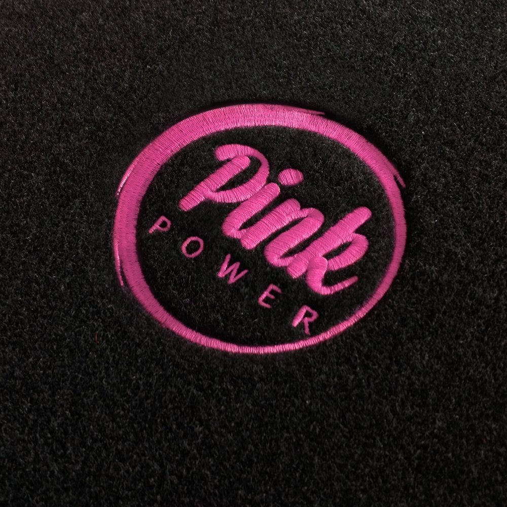 Autoteppich-Stylers ATSQ100PP000486 Passform Fußmatten mit Stick Pink Power (Ladies Edition) in Pink und Rand in Pink von Autoteppich Stylers