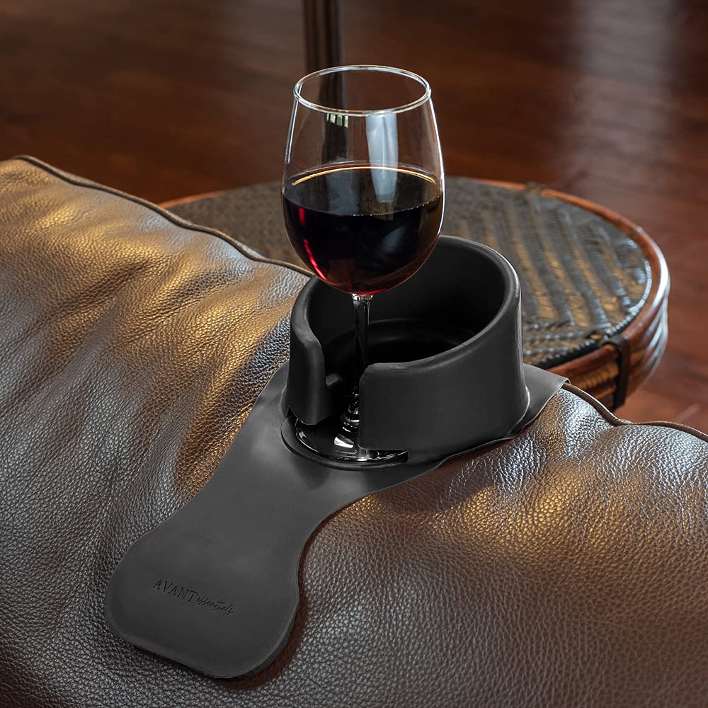 AvantEssentials Couch-Becherhalter - Getränkehalter für Ihr Sofa | Hält Weingläser, Becher, Bierflaschen, Dosen, Skinny Dosen, Trinkgläser & mehr | Anti-Verschütten | Passt auf alle Sofas & Armlehnen AvantEssentials Couch-Becherhalter - Getränkehalter für Ihr Sofa | Hält Weingläser, Becher, Bierflaschen, Dosen, Skinny Dosen, Trinkgläser & mehr | Anti-Verschütten | Passt auf alle Sofas & Armlehnen von Avant Essentials