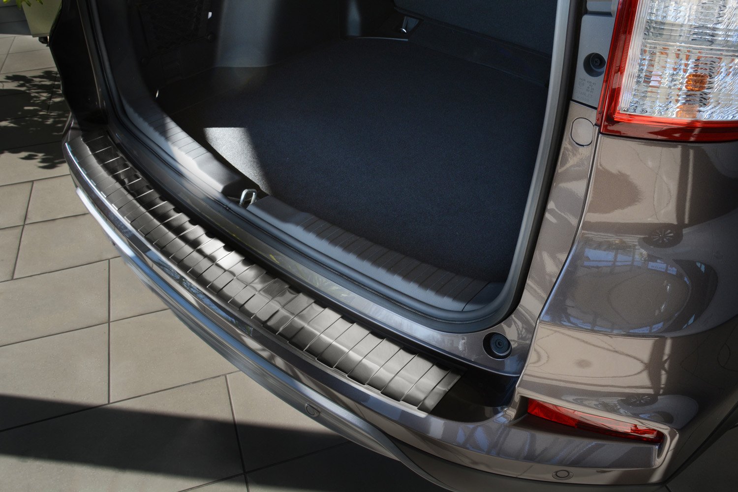 Avisa 2/35094 Edelstahl Heckstoßstangenschutz kompatibel mit Honda CR-V Facelift 2015-2018 'Ribs' Avisa 2/35094 Edelstahl Heckstoßstangenschutz kompatibel mit Honda CR-V Facelift 2015-2018 'Ribs' von Avisa