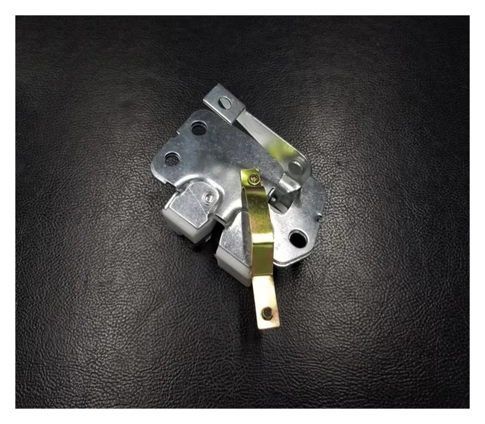 Heckklappenverriegelung Für Nissan Für Urvan E24 Heckklappe Schloss Zurück Tür Latch 90502-01N00 Heckklappenschloss Heckklappenverriegelung Für Nissan Für Urvan E24 Heckklappe Schloss Zurück Tür Latch 90502-01N00 Heckklappenschloss von Axexnejv