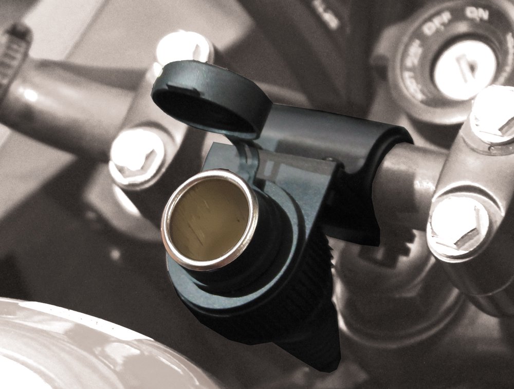 BC Battery Controller 710-S12A Wasserdichte Bordsteckdose/Zigarettenanzünderbuchse mit Lenkerhalterung für Motorrad, Länge 145 cm BC Battery Controller 710-S12A Wasserdichte Bordsteckdose/Zigarettenanzünderbuchse mit Lenkerhalterung für Motorrad, Länge 145 cm von BATTERY CONTROLLER