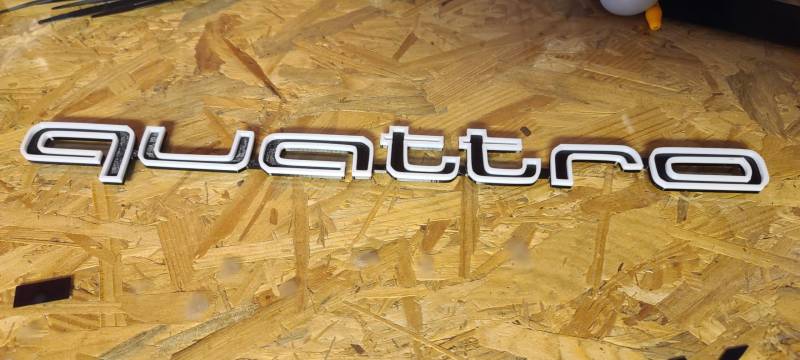 Quattro Schriftzug kompatibel mit Frontgrill Audi A6 und andere Modelle 40cm, Zubehör Emblem, (Weiss) von BDS-Folientechnik