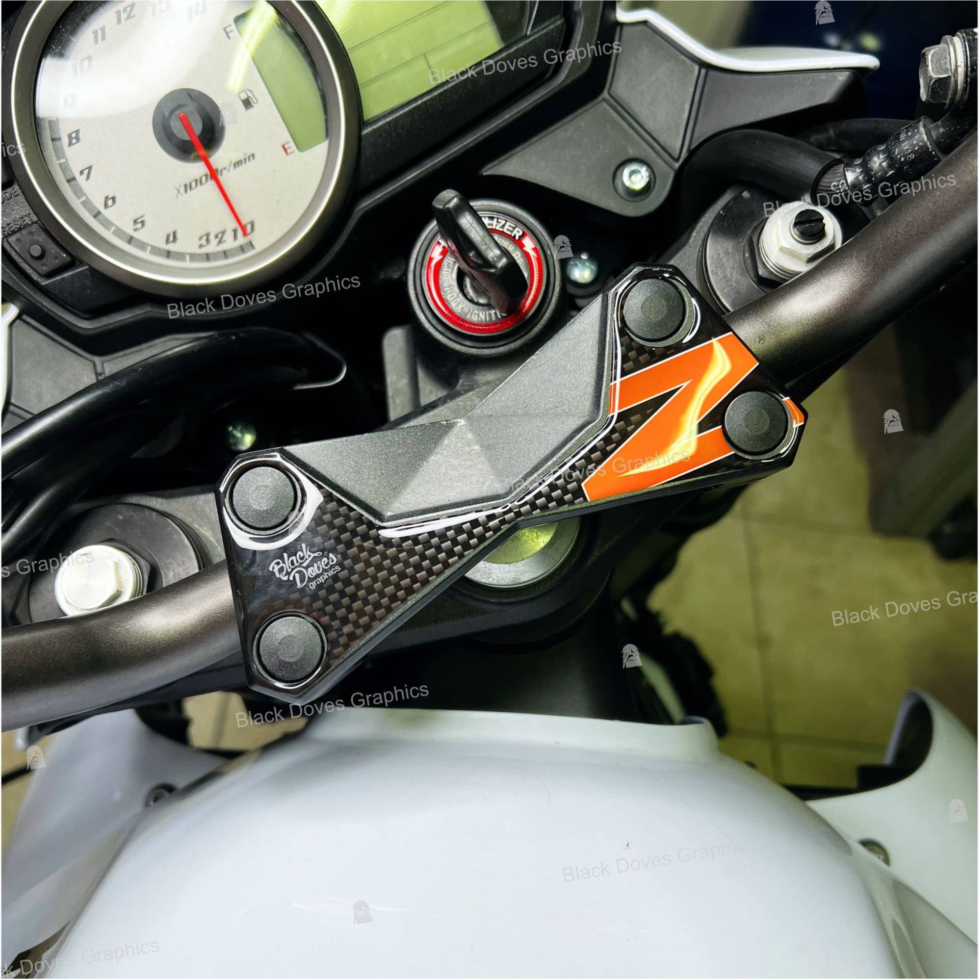 Harzbeschichtete Lenkplatte, kompatibel mit Kawasaki Z750 Z1000 Z 750 Z 1000 (schwarz-orange) von BLACK DOVES GRAPHICS