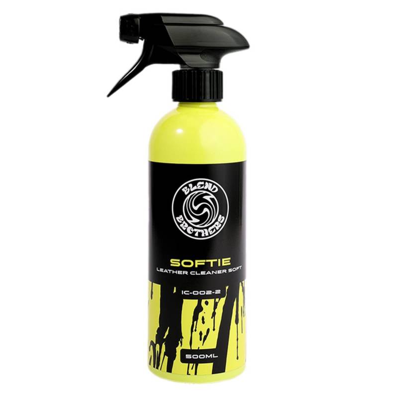 SOFTIE Lederreiniger Auto – pH-neutraler Lederreiniger für Alcantara, Nubuk, Kunstleder – Lederpflege Autositze & Lenkrad – Rückstandsfrei & Sicher für helle Sitze – 500 ml von BLEND BROTHERS