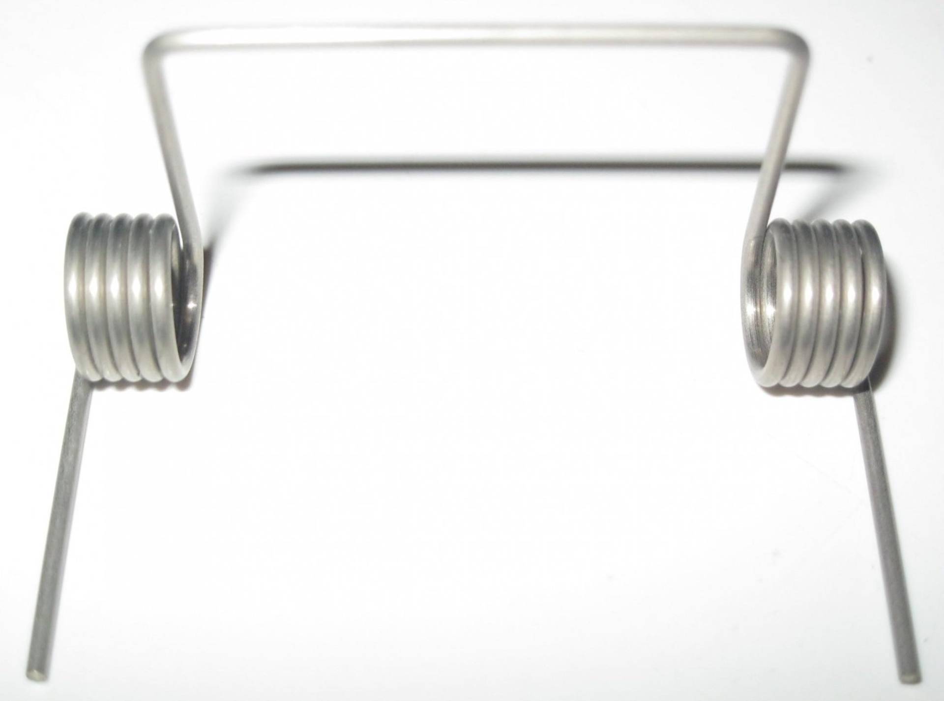 BMW E60 E61 Head Light Lamp Washer Jet Door Flap Spring 51117061659 Genuine BMW E60 E61 Head Light Lamp Washer Jet Door Flap Spring 51117061659 Genuine von BMW