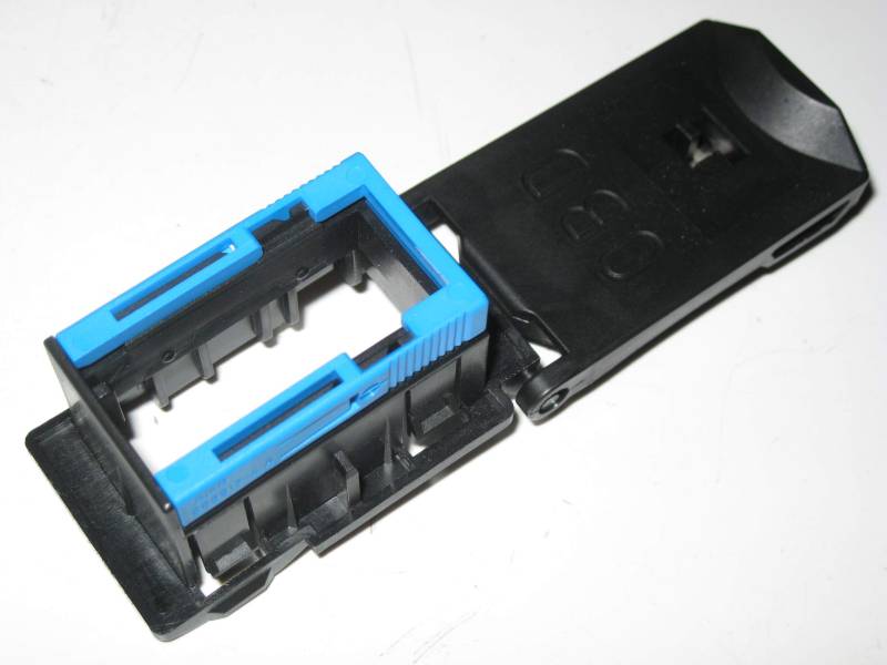 BMW OBD-2 II Diagnostic Plug Socket Frame Cover Flap 61136954582 Genuine von BMW