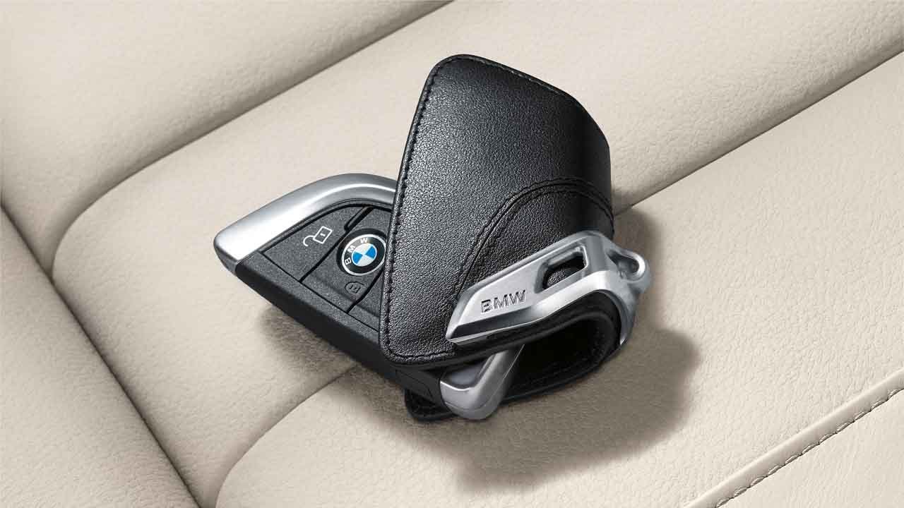 BMW Original Schlüsselanhänger für Edelstahlclip SW passend für F40 F45 F45 LCI 82292344033 BMW Original Schlüsselanhänger für Edelstahlclip SW passend für F40 F45 F45 LCI 82292344033 von BMW