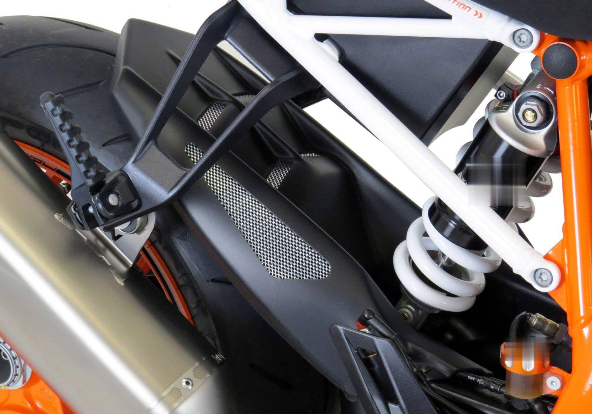 BODYSTYLE Carbon Look ABS Kunststoff Hinterradabdeckung für KTM 1290 Super Duke GT & Superduke 1301 (2016-2021) BODYSTYLE Carbon Look ABS Kunststoff Hinterradabdeckung für KTM 1290 Super Duke GT & Superduke 1301 (2016-2021) von BODYSTYLE