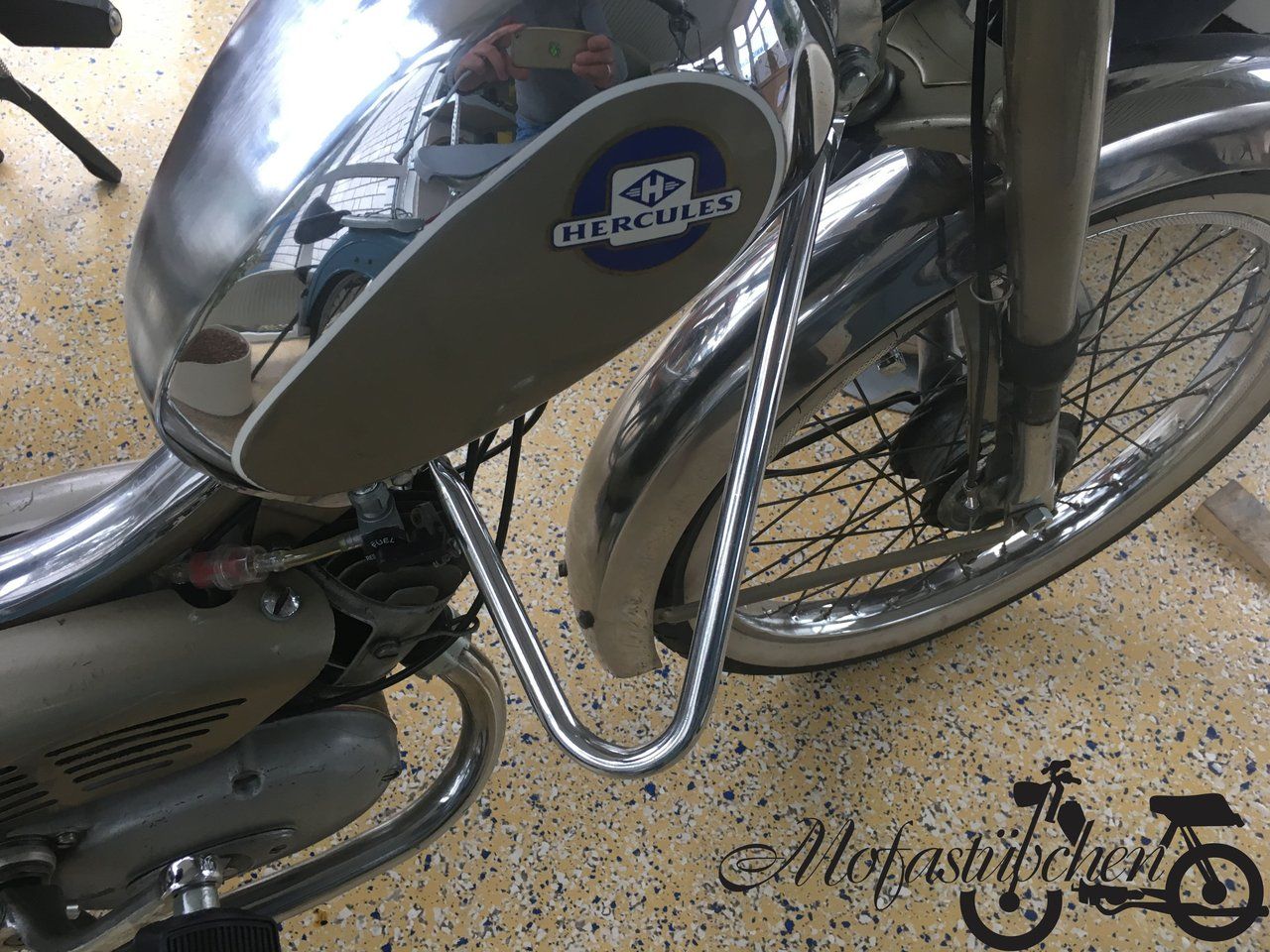 Hercules Sturzbügel chrom für MF3 MP2 MP4 Schutzbügel Chrombügel B-Qualität Hercules Sturzbügel chrom für MF3 MP2 MP4 Schutzbügel Chrombügel B-Qualität von BOOL-tec