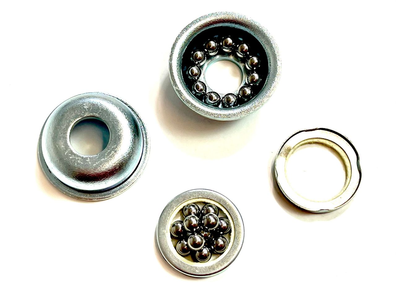 SET - 2 Lagerschalen mit 22 Kugeln und Staubdeckel Hinterrad Radlager SET - 2 Lagerschalen mit 22 Kugeln und Staubdeckel Hinterrad Radlager von BOOL-tec