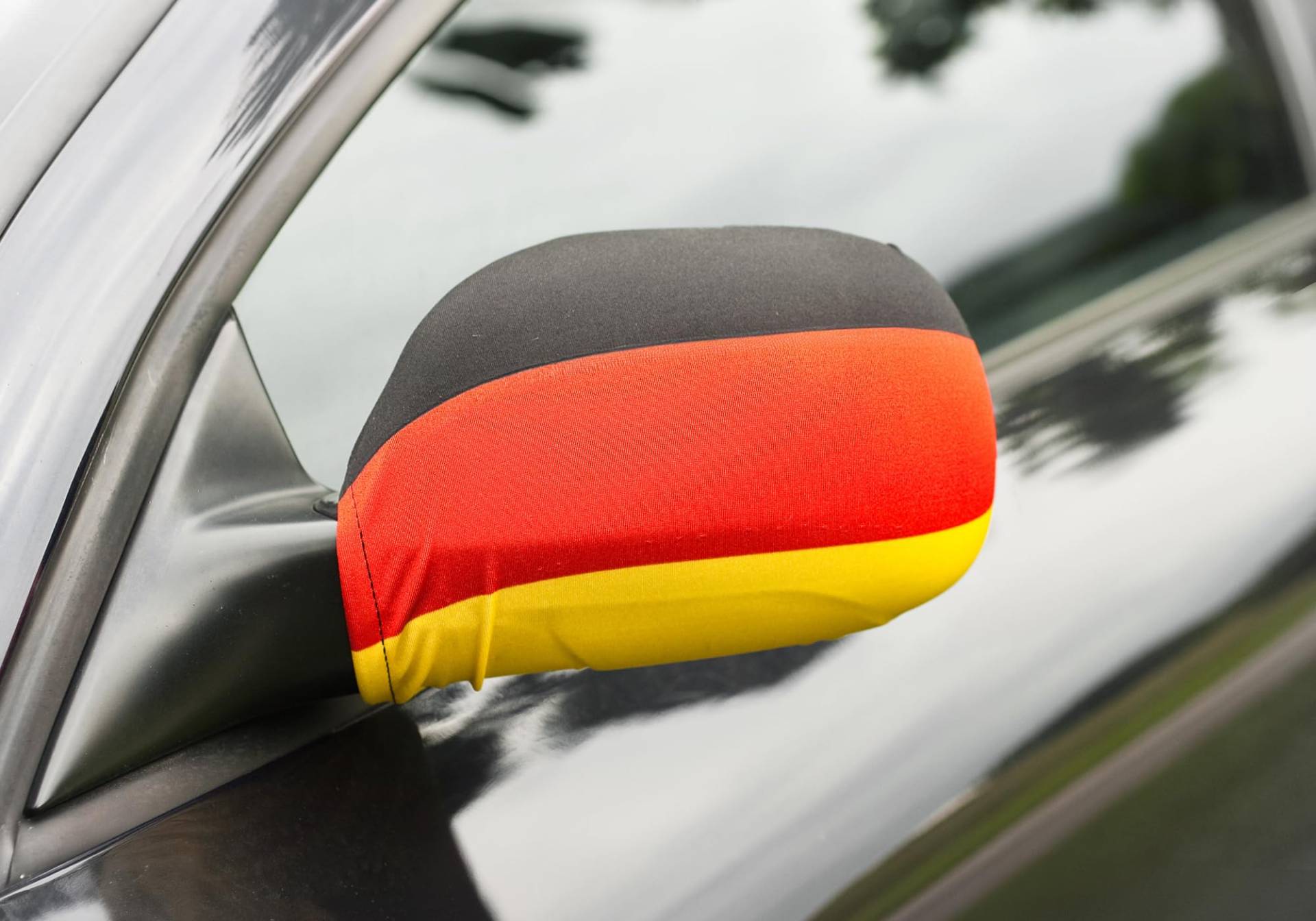 BRUBAKER Autospiegel Flagge Deutschland - Autofahnen für Außenspiegel PKW - 2er Set Spiegel Cover Überzug Deutschlandfahne für EM 2024 - Europameisterschaft Fanartikel - Schwarz Rot Gold BRUBAKER Autospiegel Flagge Deutschland - Autofahnen für Außenspiegel PKW - 2er Set Spiegel Cover Überzug Deutschlandfahne für EM 2024 - Europameisterschaft Fanartikel - Schwarz Rot Gold von BRUBAKER