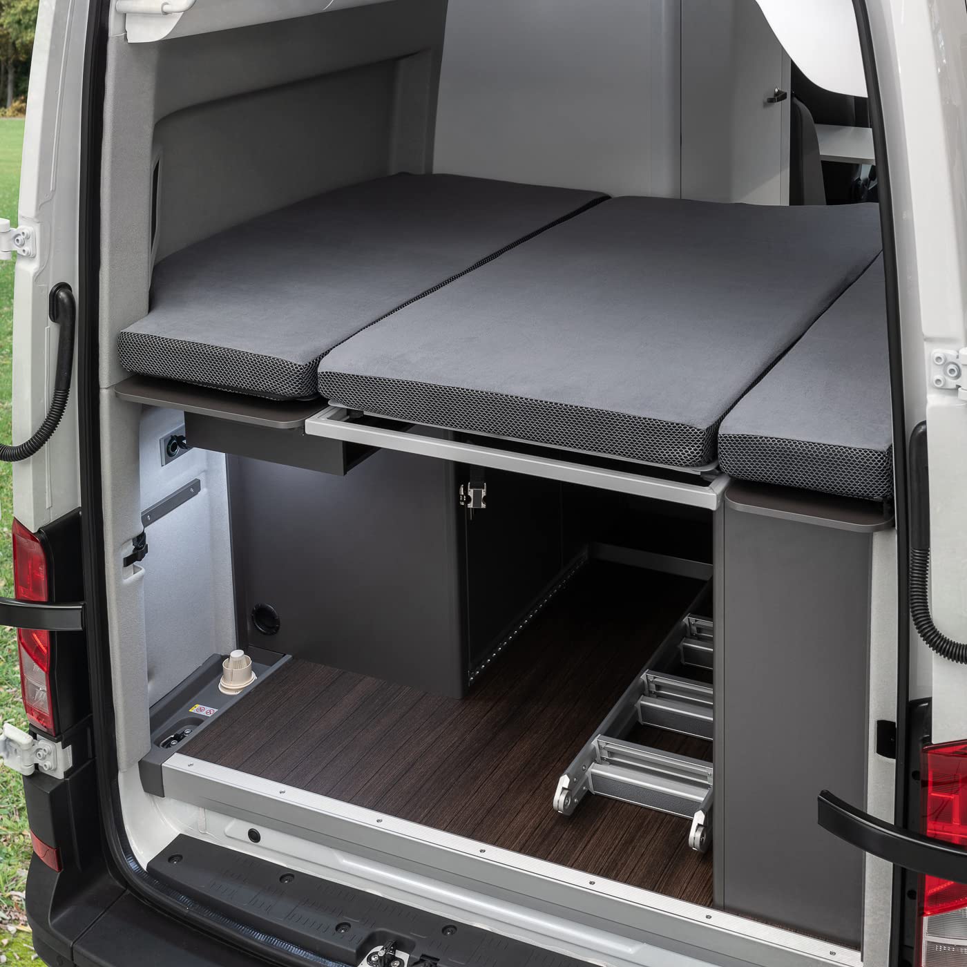 Black Forest Fox Wohnmobil Camper Schonbezug Faltbett für VW T5 T6 T6.1 Beach Ocean Grand California 600 680 GC 600 Grani (Grau Grand California 600 für 3 TLG. Heckbett) von Black Forest Fox