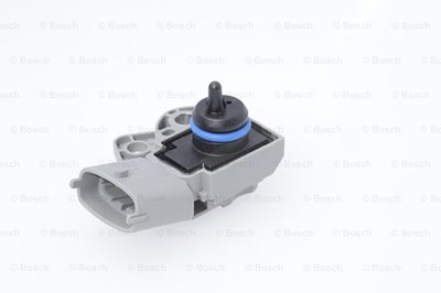 Bosch Sensor, Kraftstoffdruck [Hersteller-Nr. 0261230110] für Volvo von Bosch