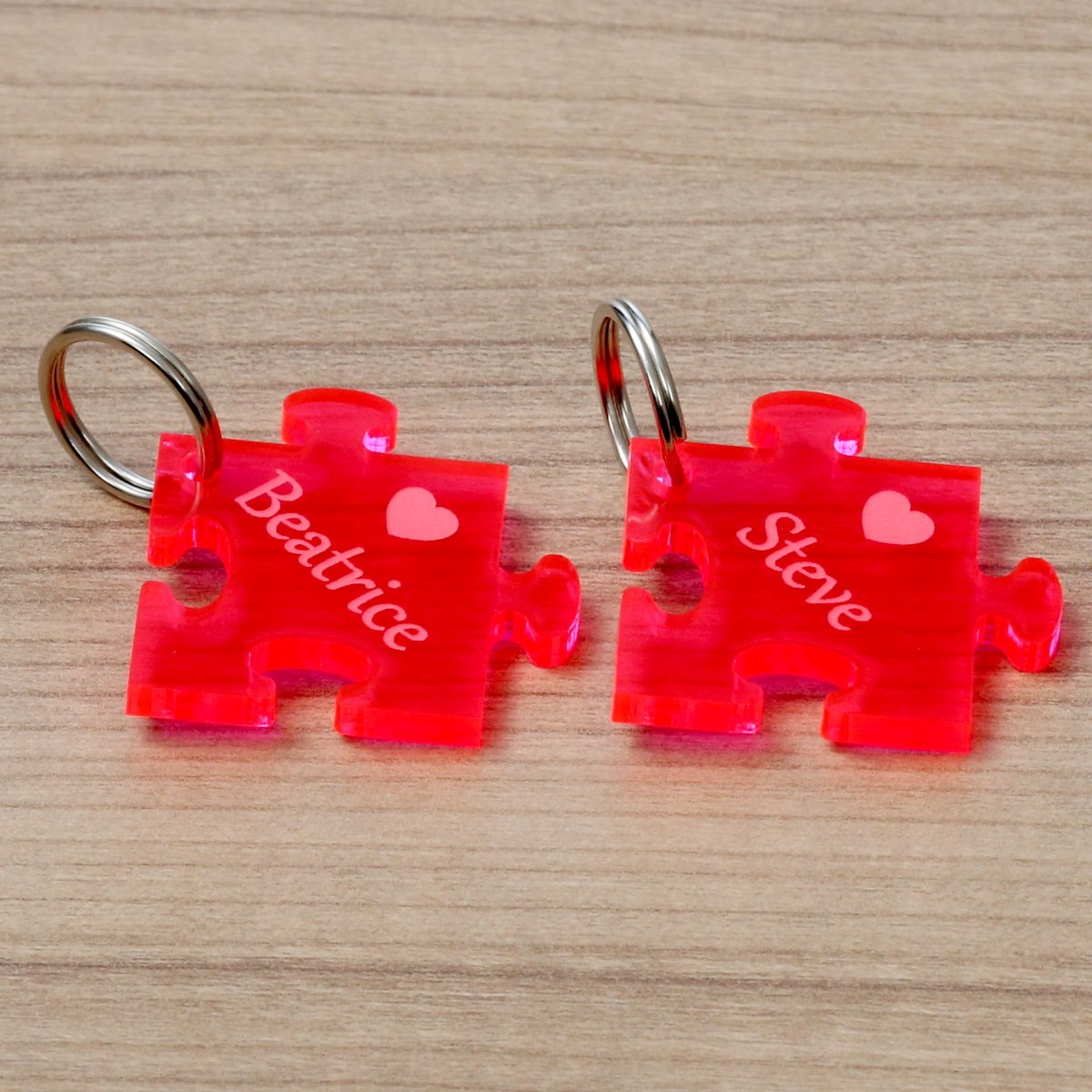 Bütic GmbH Plexiglas® NEON Liebes-Anhänger Acrylglas Schlüsselanhänger mit Wunschgravur, Motivauswahl:Puzzle Neon Rot von Bütic GmbH