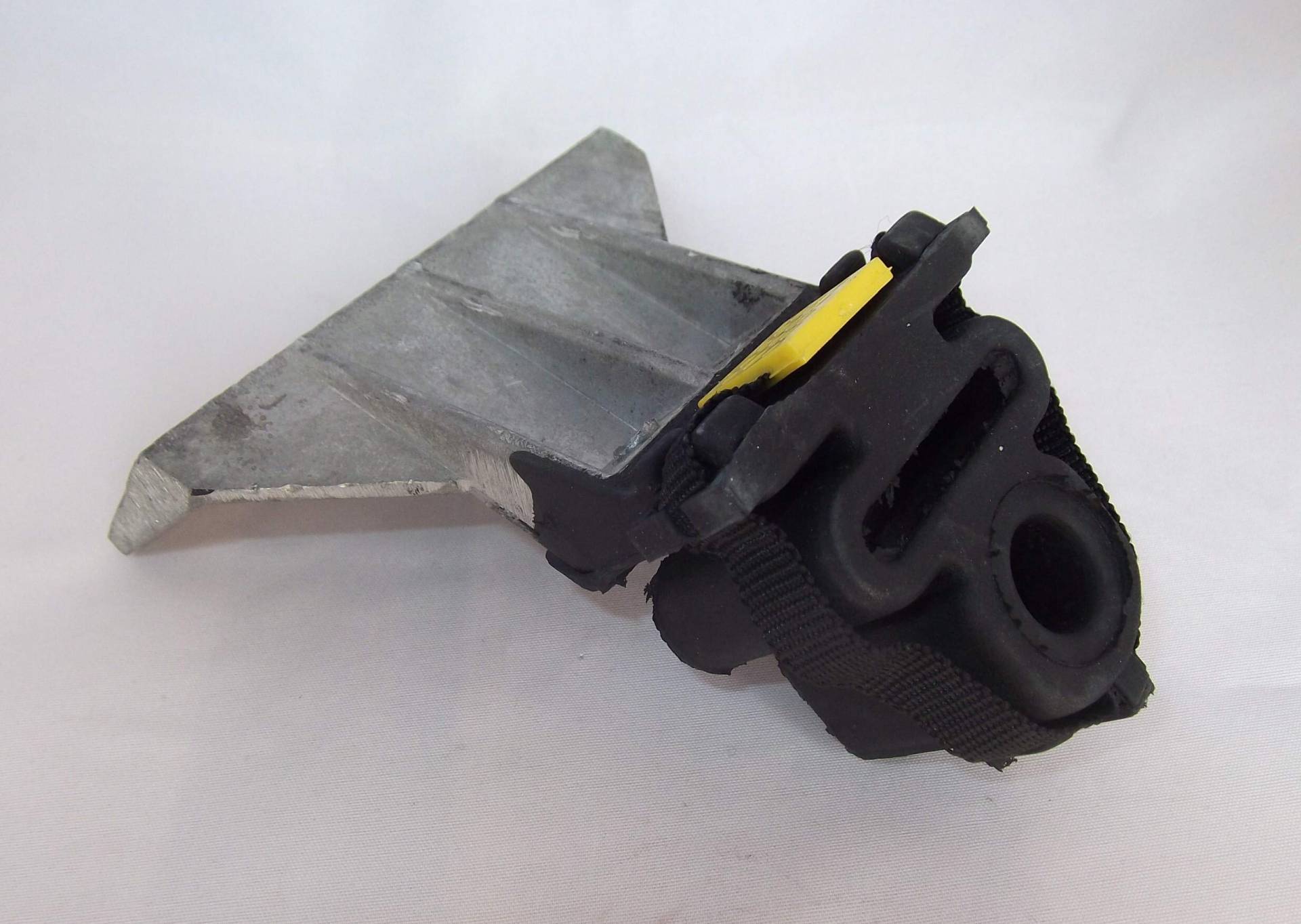 Halter Abgasanlage Auspuffgummi Auspuffhalter für C4 5008 Bj. 06-16 Halter Abgasanlage Auspuffgummi Auspuffhalter für C4 5008 Bj. 06-16 von Cartec