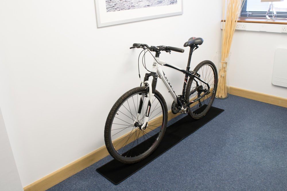 Fahrrad-Bodenschutzmatte, rutschfest, für Heim- und Garage, Flur und Veranda, 30 x 180 cm, Schwarz Connected Essentials Fahrrad-Bodenschutzmatte, rutschfest, für Heim- und Garage, Flur und Veranda, 30 x 180 cm, Schwarz Connected Essentials von Connected Essentials