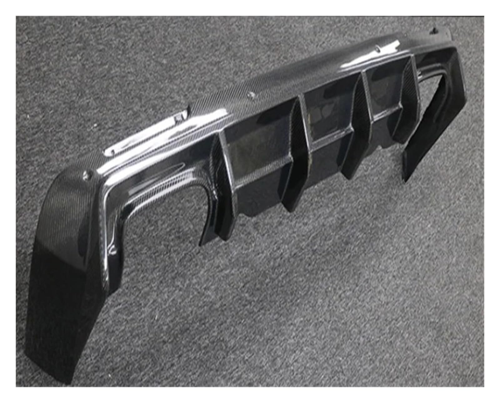DDGHAE Heckstoßstange Kompatibel for Dodge Challenger 2015 2016 2017 2018 2019 2020 Carbon Fiber Heckstoßstange Diffusor Schutzabdeckung(Carbon Fiber look) von DDGHAE