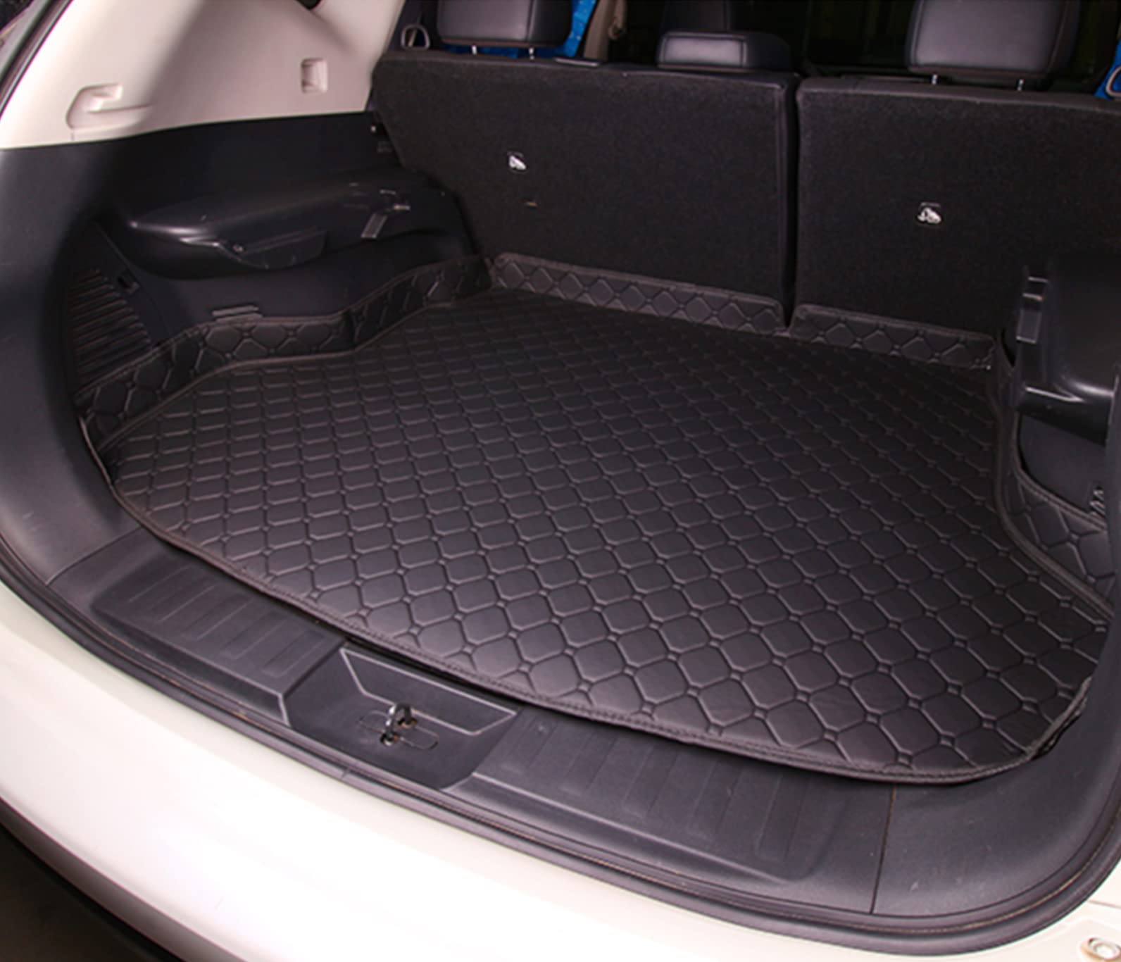 Auto Leder Kofferraummatte für BMW 330e 2021-2023, Antirutschmatte Wasserdicht Kratzfeste Kofferraumwanne Kofferraumschutz,Black-Plus von DOUII