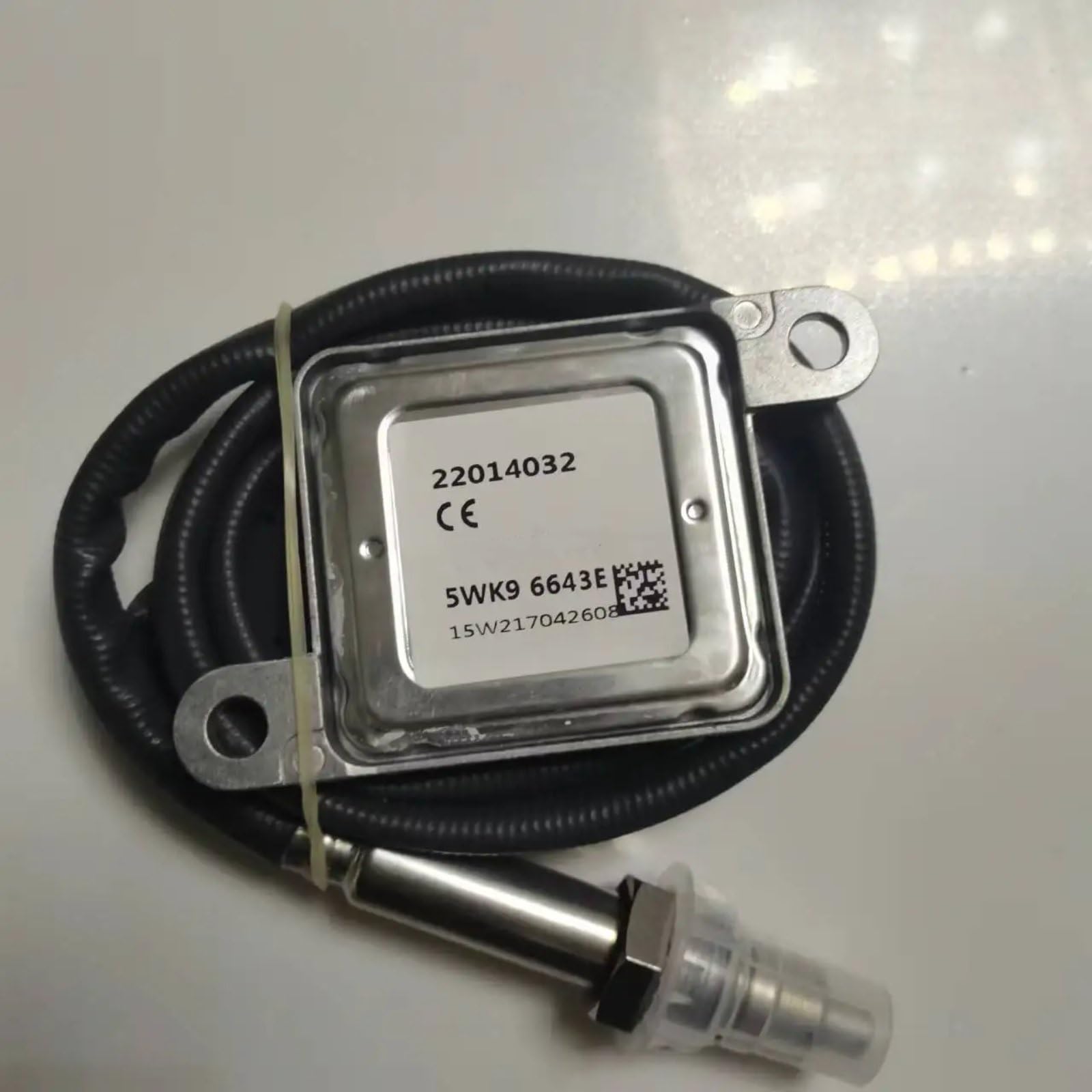 DZWDY Stickoxidsensor Kompatibel Mit Volvo Truck OE: 5WK96643E 22014032 12V NOx-Sensor Stickstoff-Sauerstoff-Sensor Lambda-Sensor DZWDY Stickoxidsensor Kompatibel Mit Volvo Truck OE: 5WK96643E 22014032 12V NOx-Sensor Stickstoff-Sauerstoff-Sensor Lambda-Sensor von DZWDY