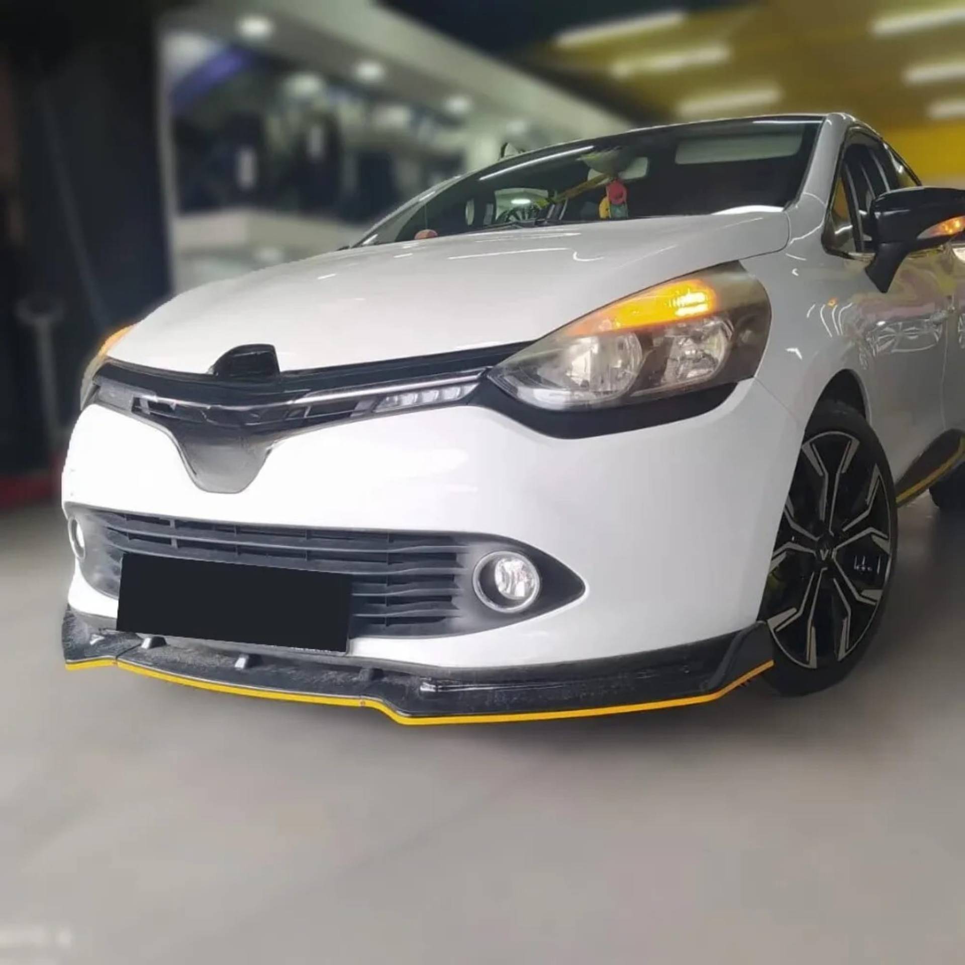 ELIT TUNING STORE Frontstoßstangen-Lippe für Renault Clio 4 2011–2019, Karosserie-Set, 6 Farben, Autozubehör, Spoiler, Splitter, Diffusor, Klappe, Sport-Stoßstange, Außenteile, Schwarz, 3 Stück ELIT TUNING STORE Frontstoßstangen-Lippe für Renault Clio 4 2011–2019, Karosserie-Set, 6 Farben, Autozubehör, Spoiler, Splitter, Diffusor, Klappe, Sport-Stoßstange, Außenteile, Schwarz, 3 Stück von ELIT TUNING STORE
