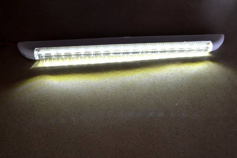 ESol Innenlampe, 18 LEDs, 12 V, 400 mm, für Wohnwagen, Auto, Transporter, Bus, SUV, An/Aus-Schalter von ESol