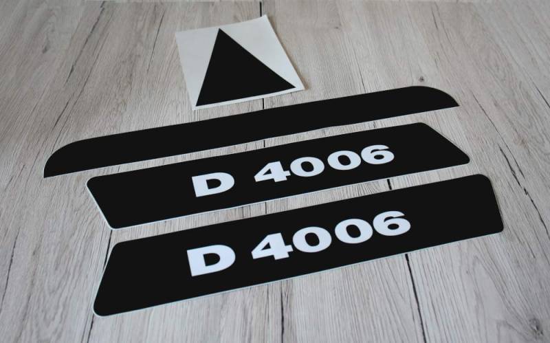 Deutz Aufkleber für Traktor D4006 Motorhaube lang Logo Emblem Sticker Label (schwarz/weiß schwarzer Balken & Dreieck) von Eil Bulldog Versand