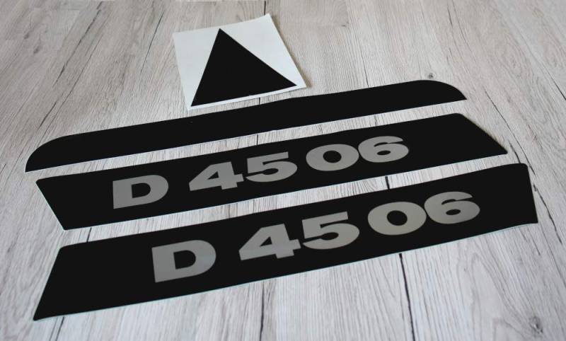 Deutz Aufkleber für Traktor D4506 Motorhaube lang Logo Emblem Sticker Label (schwarz/silber schwarzer Balken & Dreieck) von Eil Bulldog Versand