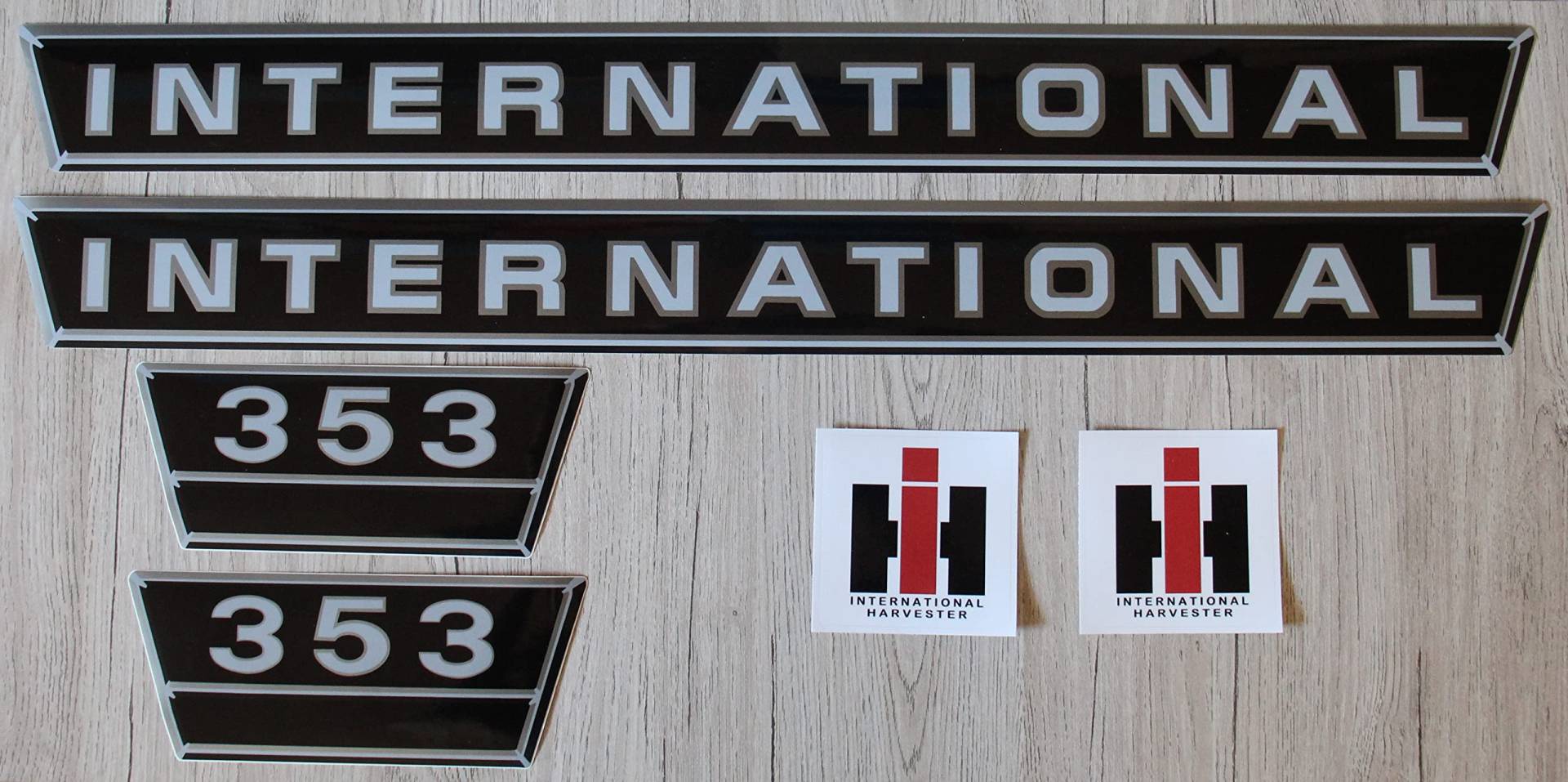 IHC/Mc Cormick Aufkleber international 353 Silber Logo Emblem Sticker Label Set groß von Eil Bulldog Versand