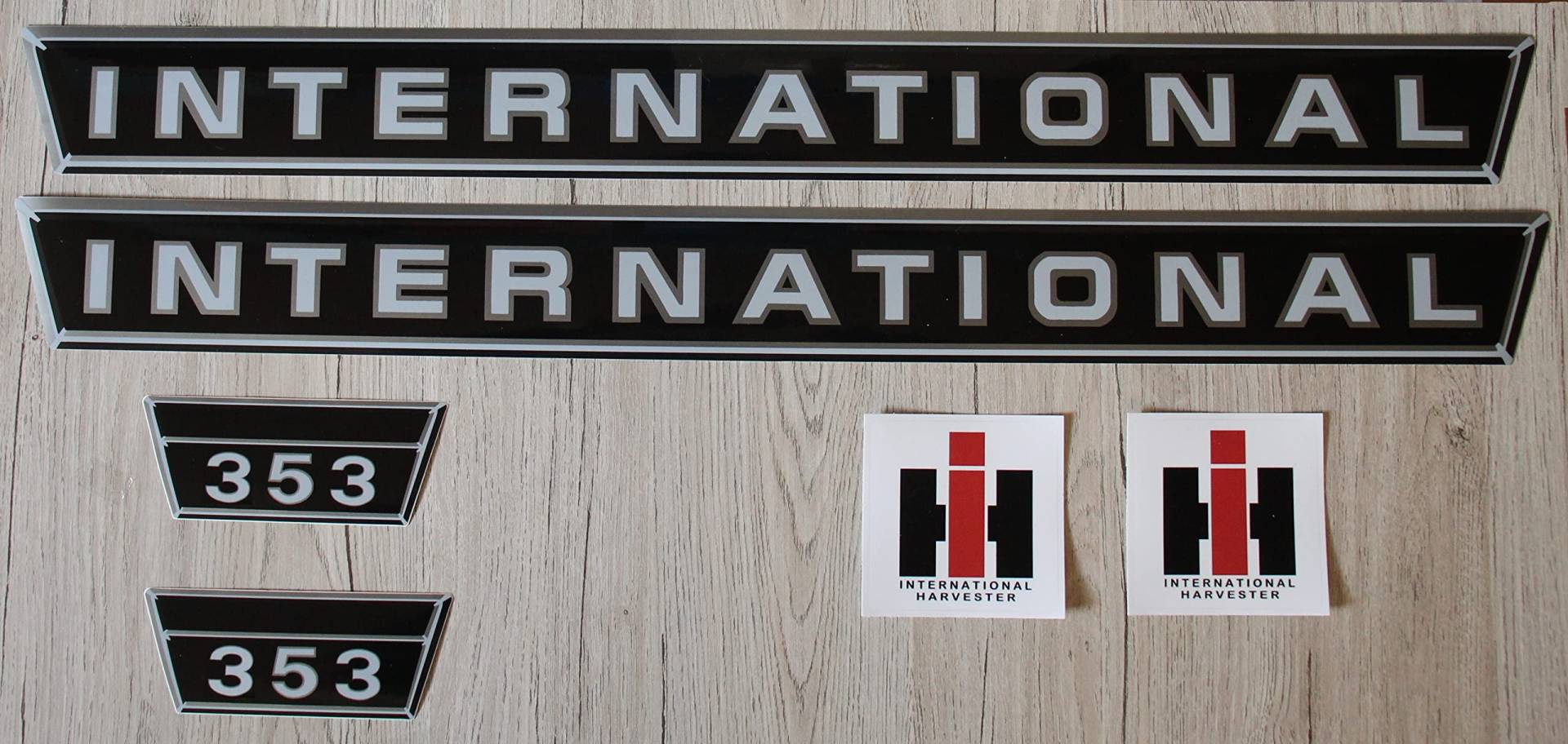 IHC/Mc Cormick Aufkleber international 353 Silber Logo Emblem Sticker Label Set klein von Eil Bulldog Versand
