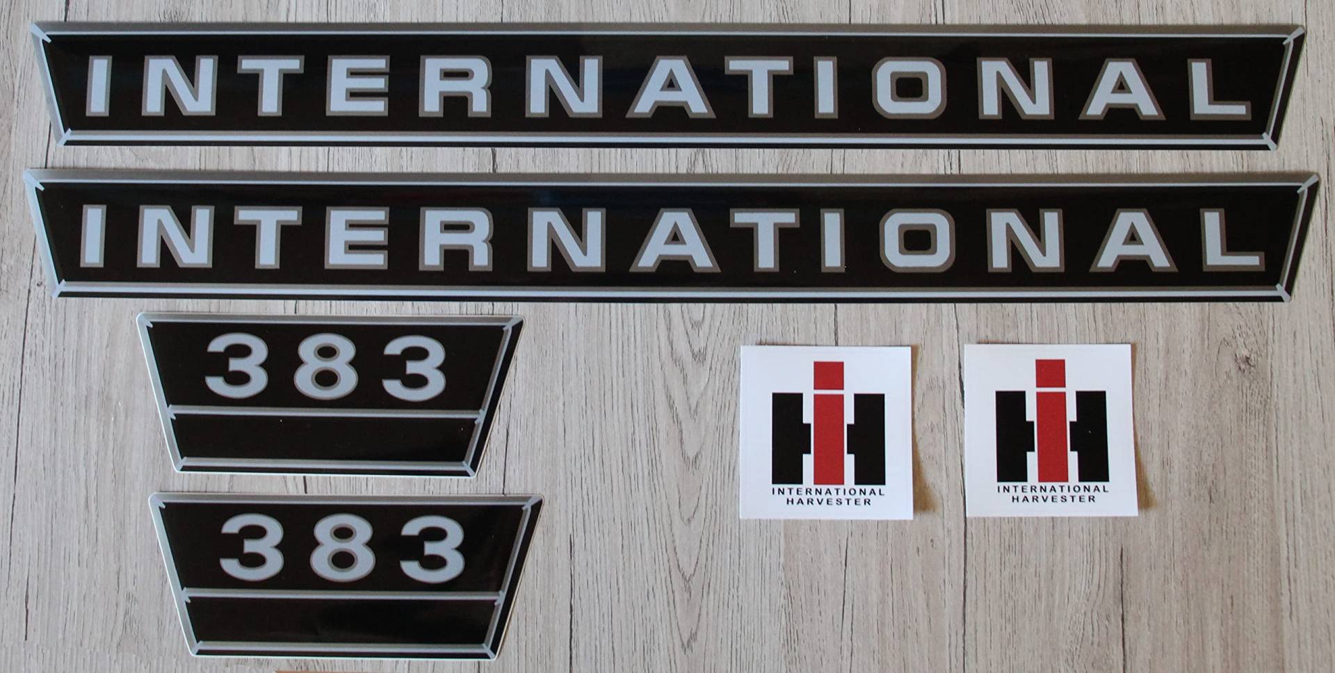 IHC/Mc Cormick Aufkleber international 383 Silber Logo Emblem Sticker Label Set groß von Eil Bulldog Versand