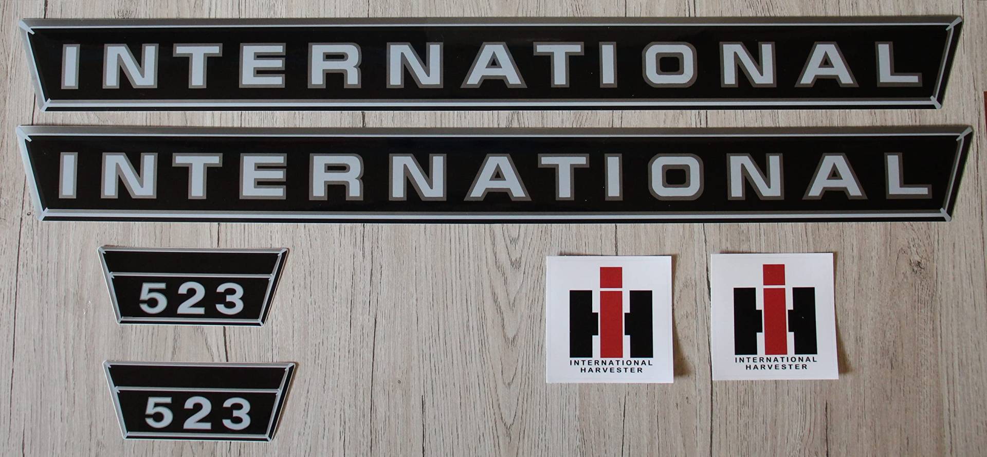 IHC/Mc Cormick Aufkleber international 523 Silber Logo Emblem Sticker Label Set klein von Eil Bulldog Versand